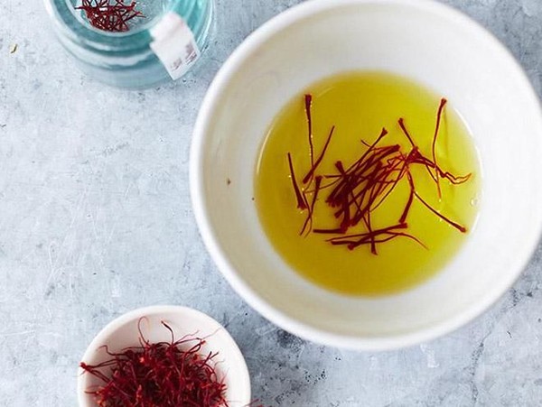 Aceite Aromatizado con Azafran